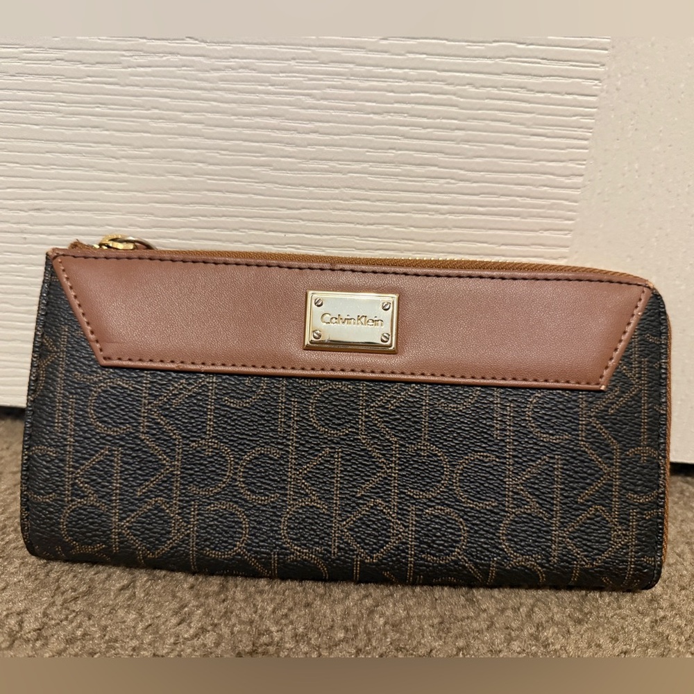 Calvin Klein Brown and Tan Women's Wallet